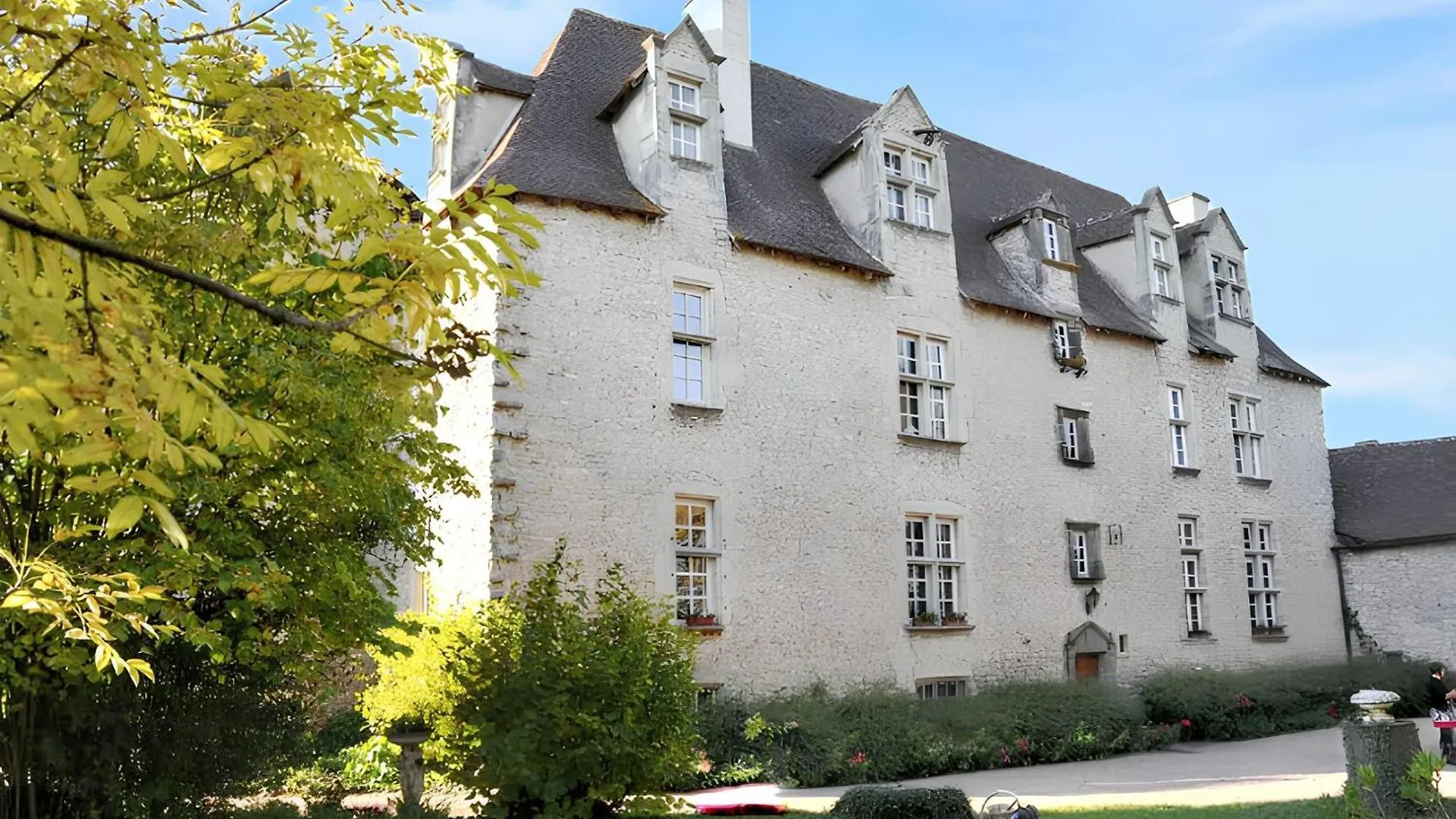 Appartement Moderne Avec Terrasse A Saint Genes Du Retz 80 M²